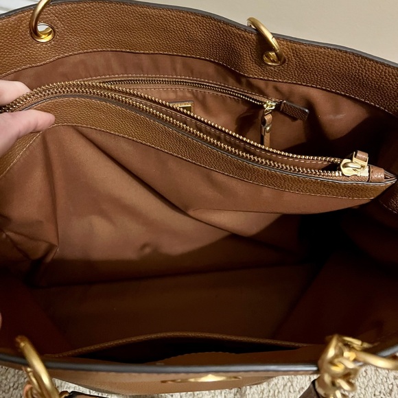 Tory Burch Everly Leather Tote EXCELLENT CONDITION - Picture 6 of 7